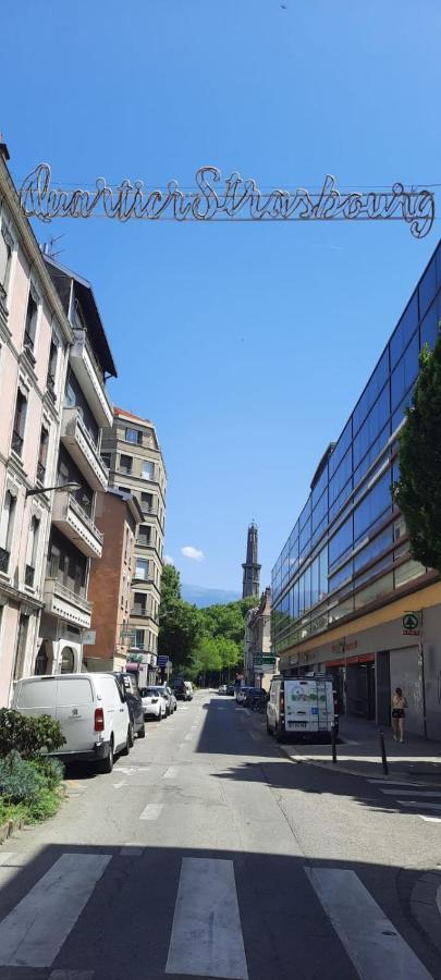 Cosy And Calm In Grenoble City Heart With Free And Large Parking Q-Park Chavant Kültér fotó
