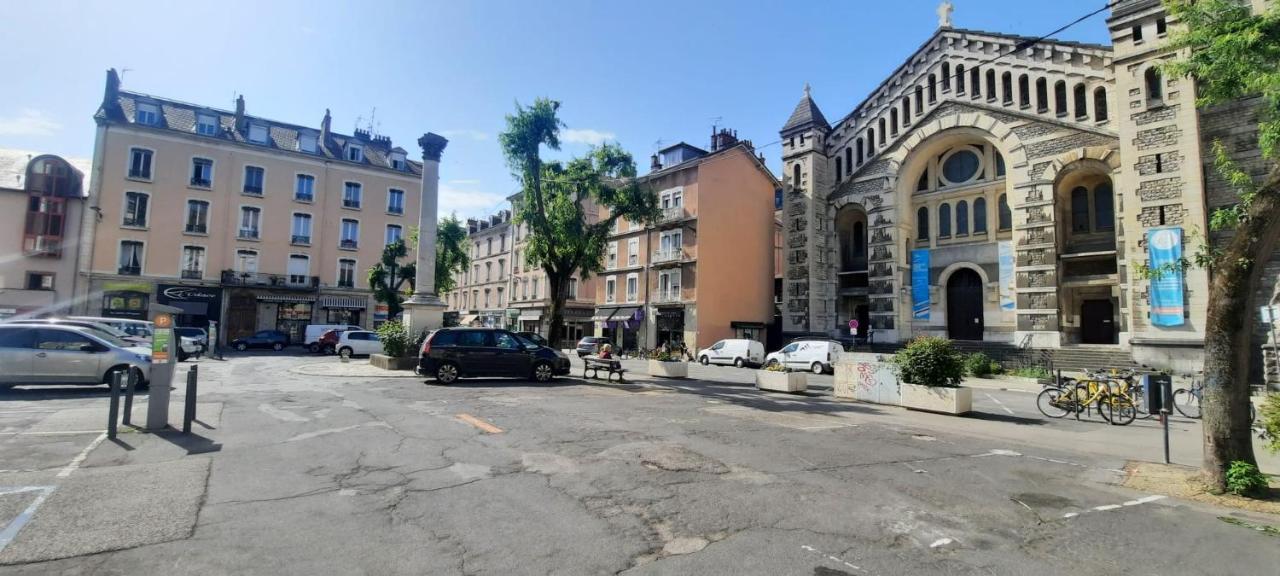 Cosy And Calm In Grenoble City Heart With Free And Large Parking Q-Park Chavant Kültér fotó